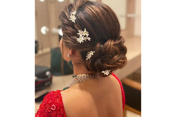 34 Loose Wedding Updos for Brides with Long Hair ⋆ Ruffled